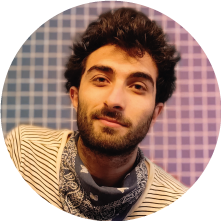 portrait de Erkan Narmanli avec un bandana